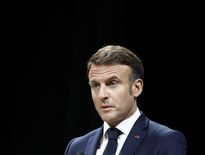 Le chef de l’État renouvelle dans cet entretien à Elle son opposition à la gestation pour autrui (GPA)