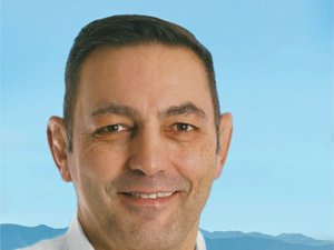 Le buraliste de Sérignan, candidats aux municipales 2026, va prochainement s’installer en centre-ville