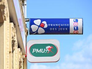 Un chercheur en science politique a publié une étude qui prouve que la fermeture des bars-tabacs en France contribue à la progression du vote d’extrême droite (photo d’illustration).