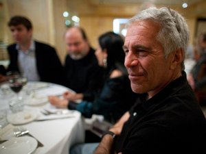 L’existence d’enfants de Jeffrey Epstein n’a jamais été confirmée officiellement.